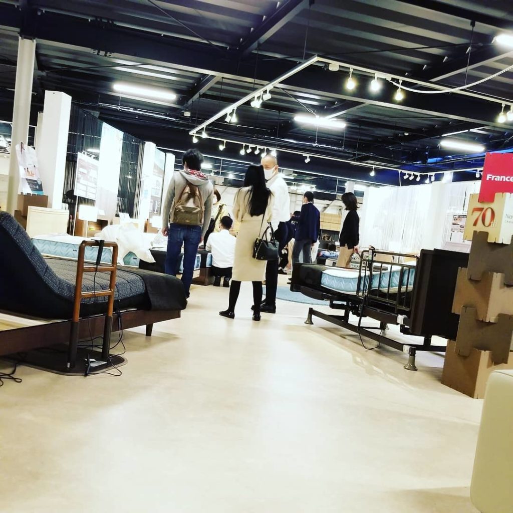 本日最終日「ベッド・家具・インテリア展示即売会」 井口家具は創業大正15年､豊富な知識でインテリア家具から学習机やランドセルなど幅広い商品